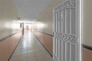 8185 NW 7th St APT 403, Miami, FL 33126, Sold 04/18/24