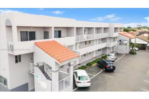 2670 W 76th St APT 102, Hialeah, FL 33016, Sold 04/03/24