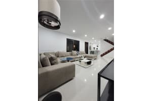 2415 W 67th Pl Apt 11-8, Hialeah, FL 33016, Sold 05/14/24