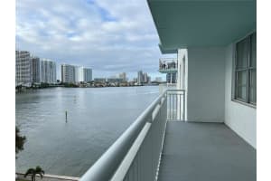 301 174th St APT 720, Sunny Isles Beach, FL 33160, Sold 06/16/25