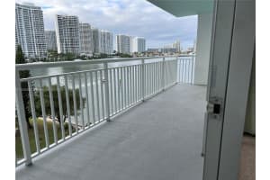 301 174th St APT 720, Sunny Isles Beach, FL 33160, Sold 06/16/25