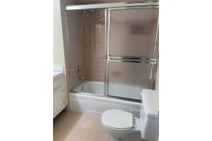 3001 W Rolling Hills Cir APT 307, Davie, FL 33328, Sold 09/05/24