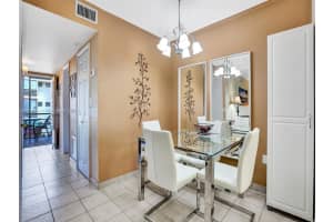 17001 NE 13th Ave APT 207, Miami, FL 33162, Sold 10/24/24