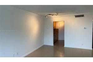 2020 NE 135th St APT 303, North Miami, FL 33181, - MLS#A11533174