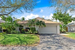 113 Kensington Rd, Hollywood, FL 33021, Sold 11/07/24