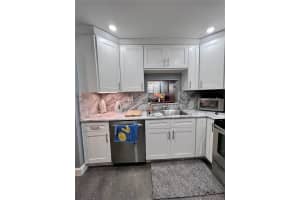 7950 W McNab Rd APT 324, Tamarac, FL 33321, Sold 04/04/24