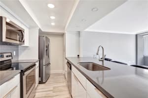 7545 E Treasure Dr #4j, North Bay Village, FL 33141, Sold 04/12/24