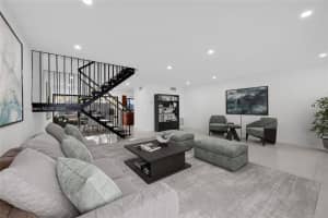 6516 Kendale Lakes Dr APT 705, Miami, FL 33183, Sold 05/14/24