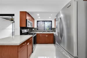 6516 Kendale Lakes Dr APT 705, Miami, FL 33183, Sold 05/14/24