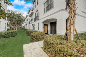 701 SW 148th Ave APT 101, Davie, FL 33325, Sold 04/05/24