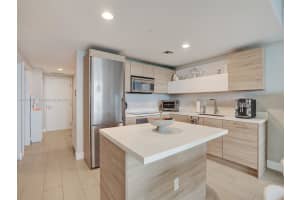 16385 Biscayne Blvd Unit 1220, Aventura, FL 33160, Sold 06/10/24