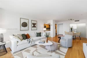 20505 E Country Club Dr APT 937, Aventura, FL 33180, Sold 04/19/24