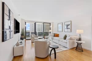 20505 E Country Club Dr APT 937, Aventura, FL 33180, Sold 04/19/24