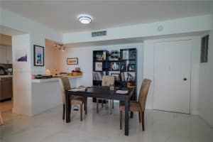 7135 Collins Ave APT 1732, Miami Beach, FL 33141, Sold 08/30/24