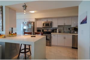 7135 Collins Ave APT 1732, Miami Beach, FL 33141, Sold 08/30/24
