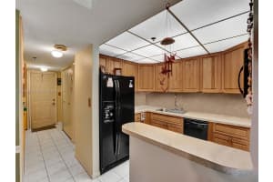 3300 W Rolling Hills Cir APT 208, Davie, FL 33328, Sold 06/13/24