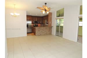 608 Woodgate Cir, Sunrise, FL 33326, Sold 04/04/24