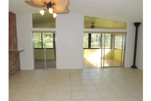 608 Woodgate Cir, Sunrise, FL 33326, Sold 04/04/24