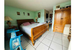 10893 NW 7th St Apartment 13-27, Miami, FL 33172, Sold 04/12/24