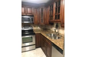 400 Kings Point Dr APT 909, Sunny Isles Beach, FL 33160, Sold 08/01/24
