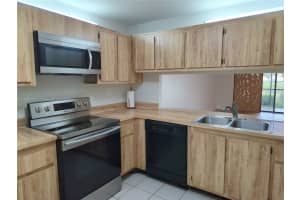 7300 NW 1st St APT 102, Plantation, FL 33317, Sold 04/15/24