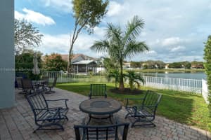 2210 N 74th Way, Pembroke Pines, FL 33024, Sold 03/20/24