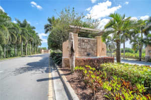 14621 SW 7th St, Pembroke Pines, FL 33027, Sold 04/04/24