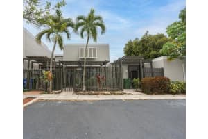 11330 Nw 16th St 11330, Pembroke Pines