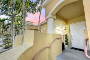 7910 NW 7th St APT 203, Pembroke Pines, FL 33024, Sold 04/26/24