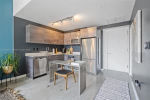 151 SE 1st St Apt 2007, Miami, FL 33131, Sold 04/24/24