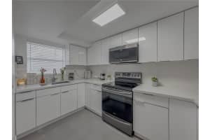 9353 Fontainebleau Blvd APT A215, Miami, FL 33172, Sold 04/15/24