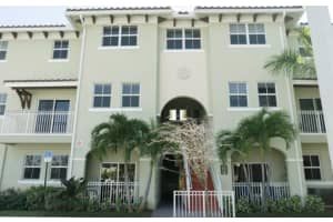 230 NW 109th Ave Apt 207, Miami, FL 33172, Sold 04/03/24