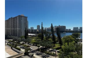 301 174th St APT 811, Sunny Isles Beach, FL 33160, Sold 06/19/24