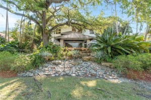 7125 W Lago Dr, Coral Gables, FL 33143, Sold 01/14/25