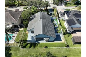 721 Laurel Ln E, Pembroke Pines, FL 33027, Sold 07/29/24