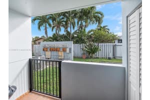 1270 W 41st St APT 105, Hialeah, FL 33012, Sold 08/07/24