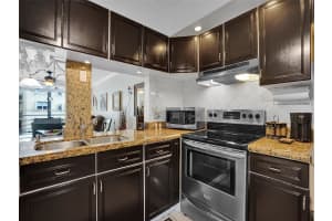 2861 Somerset Dr APT 315, Lauderdale Lakes, FL 33311, Sold 04/03/24