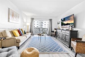 1901 S Ocean Dr APT 302, Hollywood, FL 33019, Sold 04/22/24