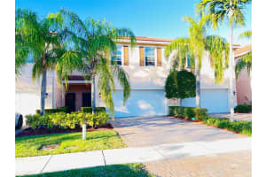 6467 Azura Lake Rd, Greenacres, FL 33463, Sold 04/17/24