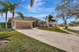 198 Cypress Trce, Royal Palm Beach, FL 33411, Sold 05/14/24
