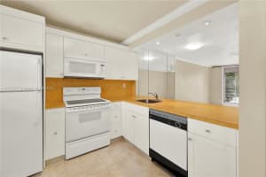 14175 SW 87th St # C-207, Miami, FL 33183, Sold 04/02/24