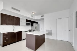 90 SW 3rd St APT 3903, Miami, FL 33130, Sold 04/08/24