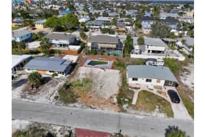 161 Hibiscus Dr Fort Myers, FL 33931 - MLS#A11537870