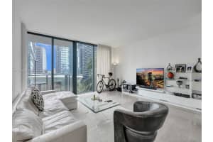 88 SW 7th St Apt 907, Miami, FL 33130, Sold 04/15/24