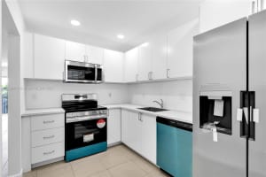 21121 SW 85th Ave APT 313, Cutler Bay, FL 33189, Sold 05/07/24