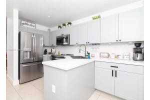 8535 NW 189th Ln, Hialeah, FL 33015, Sold 04/08/24