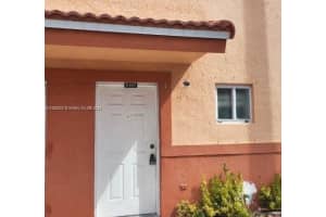 8081 NW 8th St APT 1, Miami, FL 33126, Sold 04/17/24