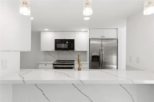 21085 NE 34th Ave Apt 203-1, Aventura, FL 33180, Sold 09/16/24