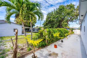 547 E 35th St, Hialeah, FL 33013, Sold 09/10/24