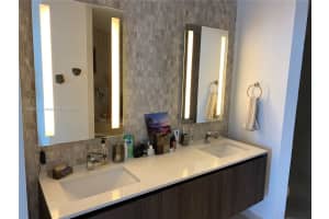 68 SE 6th St Apt 3601, Miami, FL 33131, Sold 05/13/24